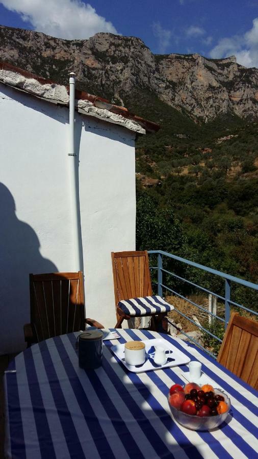 Lovely Traditionnal House With Sea View Tirós Dış mekan fotoğraf