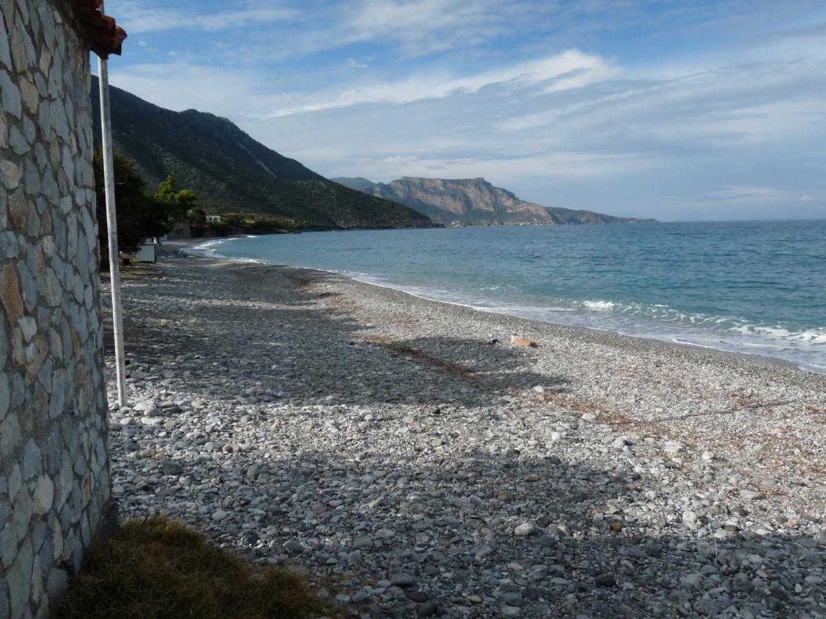 Lovely Traditionnal House With Sea View Tirós Dış mekan fotoğraf