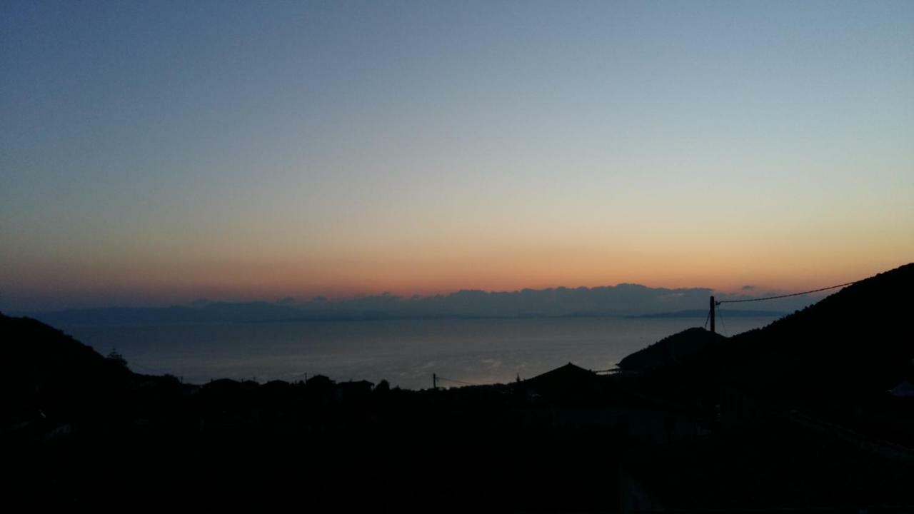 Lovely Traditionnal House With Sea View Tirós Dış mekan fotoğraf